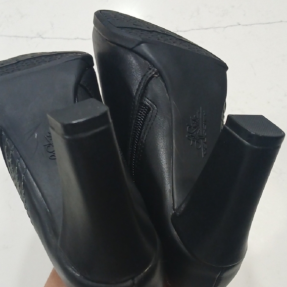 Life Stride Black Ankle Booties Sz 6.5 New Without Tag Or Box - Picture 6 of 9
